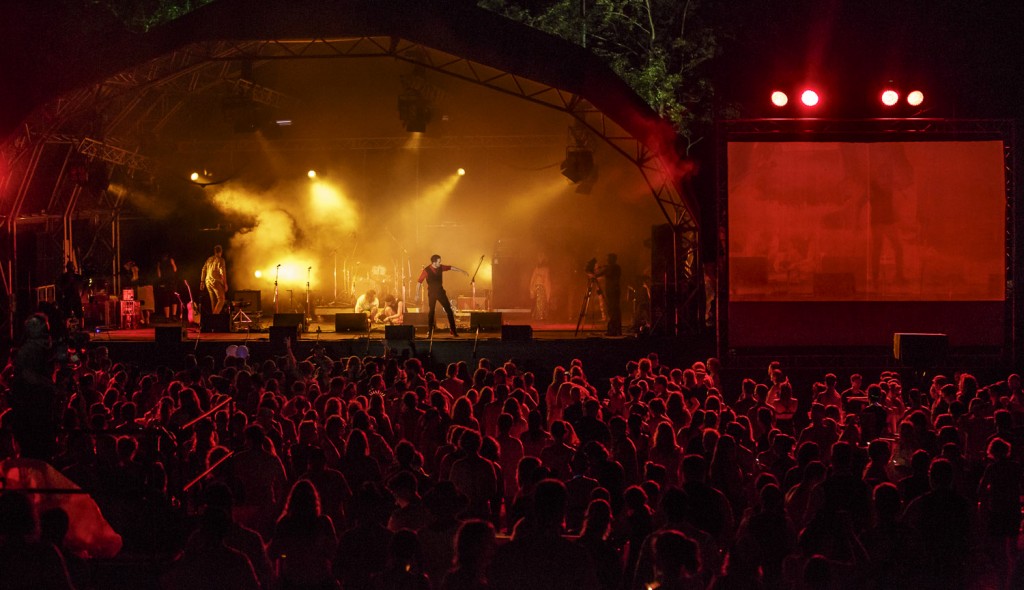 Red Hot Rhythm - Woodford 14-15-11